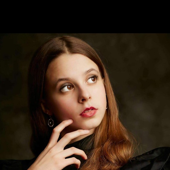 Meet your Posher, Gemma - Picture 1 of 1